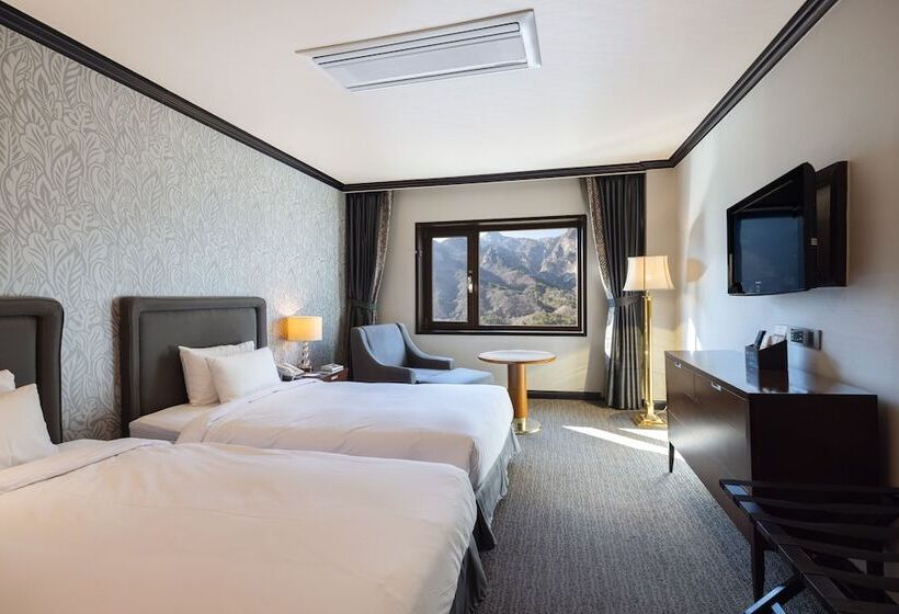 Deluxe Room Mountain View, Kensingtonhotel Seorak