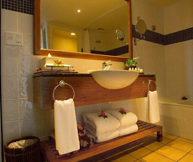 Standard Room 2 Double Beds, Outrigger Fiji Beach Resort