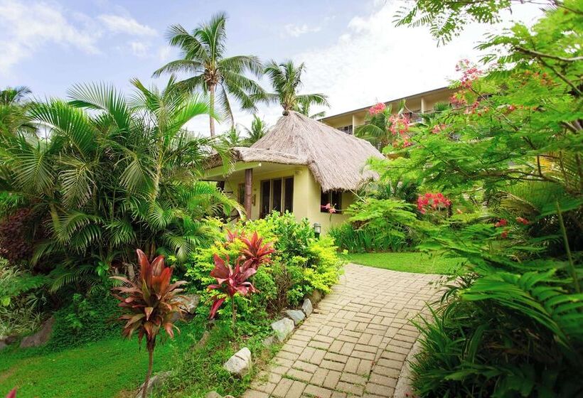 Standard Room 2 Double Beds, Outrigger Fiji Beach Resort