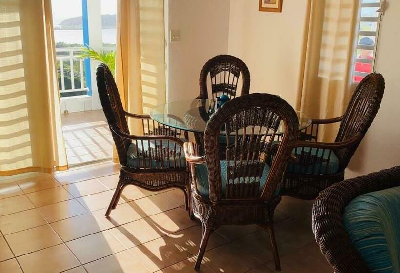 ویلای 2 خوابه با چشم‌انداز دریا, Easy Corner Villas