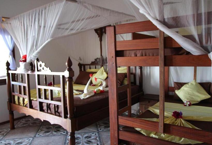 اتاق استاندارد چهار تخته, Blu Marlin Village