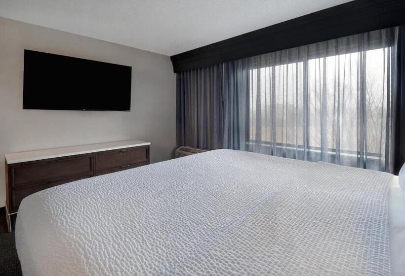 سوئیت با تخت بزرگ, Courtyard By Marriott Cincinnati Airport