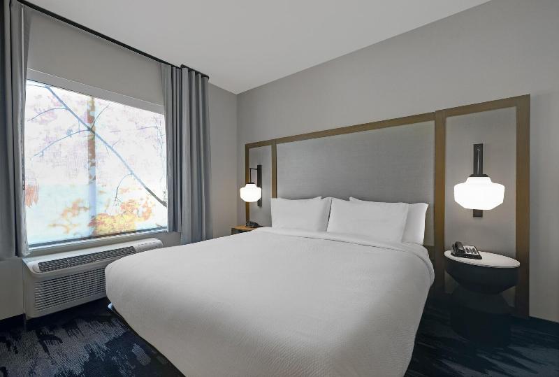 스탠다드 룸 킹사이즈 침대, Fairfield Inn & Suites By Marriott Milwaukee Brookfield