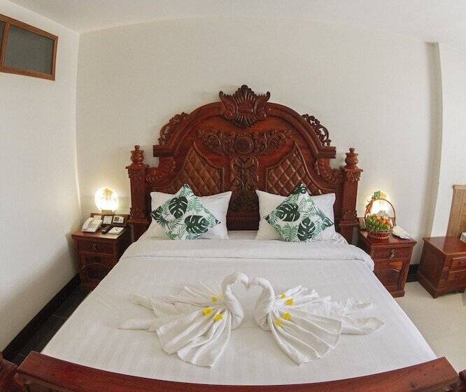 سوییت اجرایی, Kampong Thom Palace