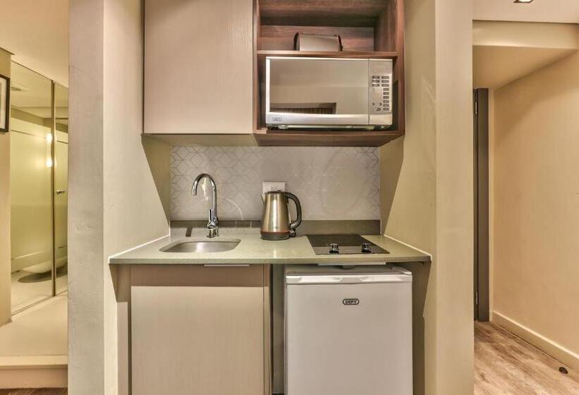 استودیوی استاندارد, Wink Aparthotel Foreshore