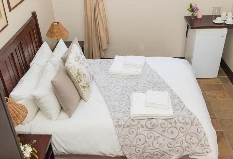 Номер Стандарт, Ou Skool Guesthouse