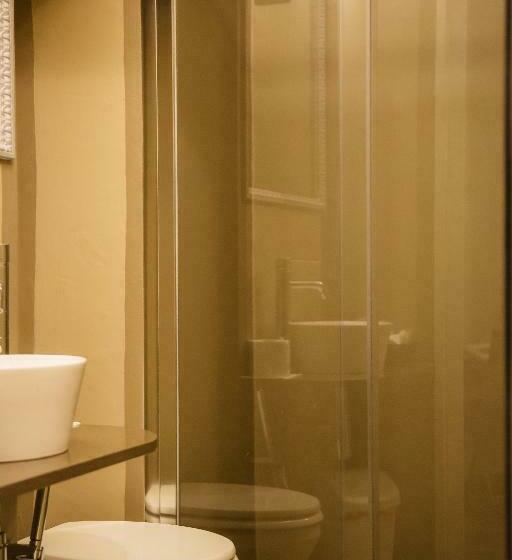 Quarto Economy, Pino Dependance