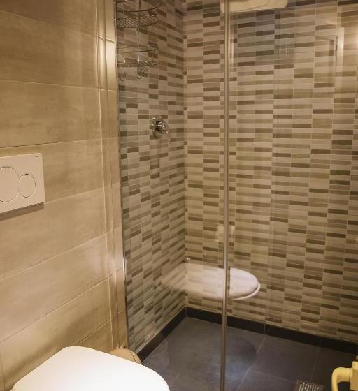 Quarto Triplo Economy, Pino Dependance