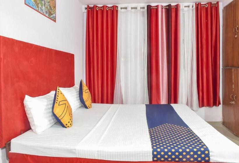 Номер Стандарт Трехместный, Spot On Hotel Krrish