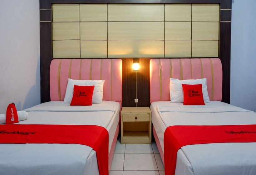 Номер Стандарт, Reddoorz Plus Syariah Near Stasiun Pekalongan 2