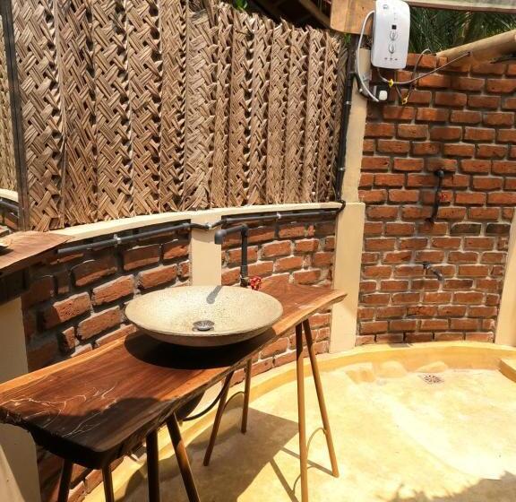 Vila 1 Quarto Vista jardim, Monsoon Eco Resort   Whisky Point Arugambay