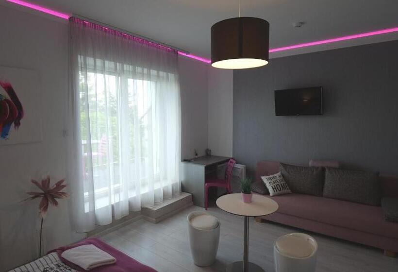 اتاق استاندارد چهارنفره با بالکن, Anna Villa Füred Boutique Rooms
