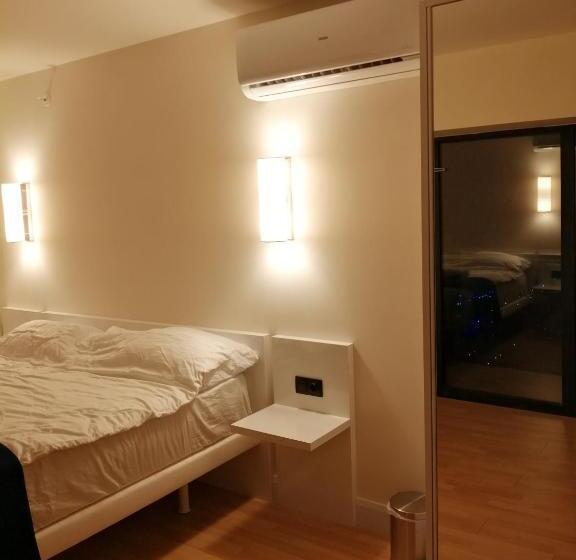 سوییت خانوادگی, Orbi City Apartments Batumi