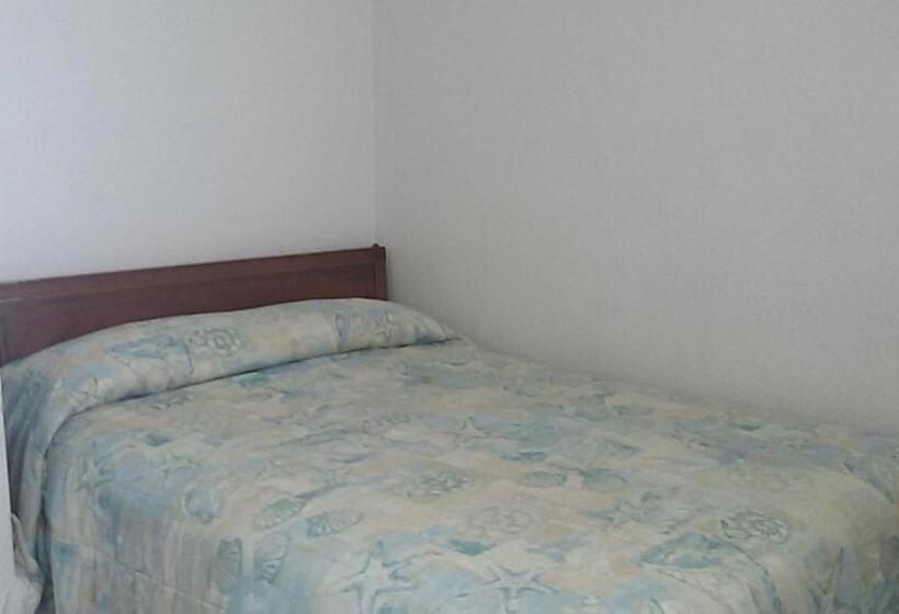 패밀리 룸, Tide Winds Motel
