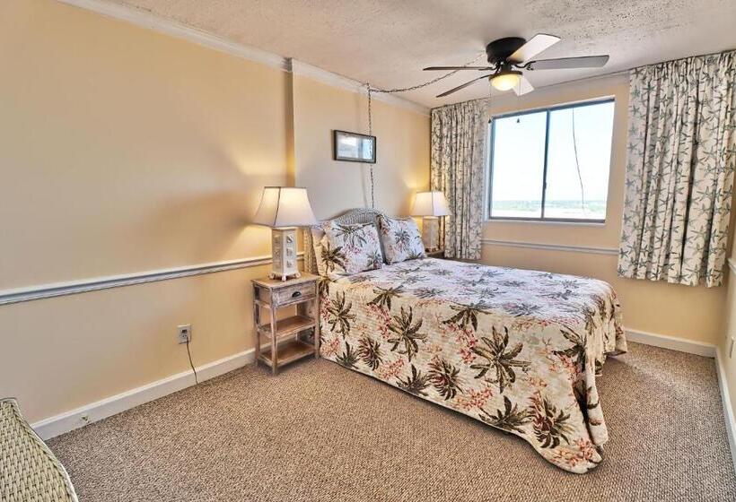 1 Bedroom Penthouse Apartment, Suites At The Beach