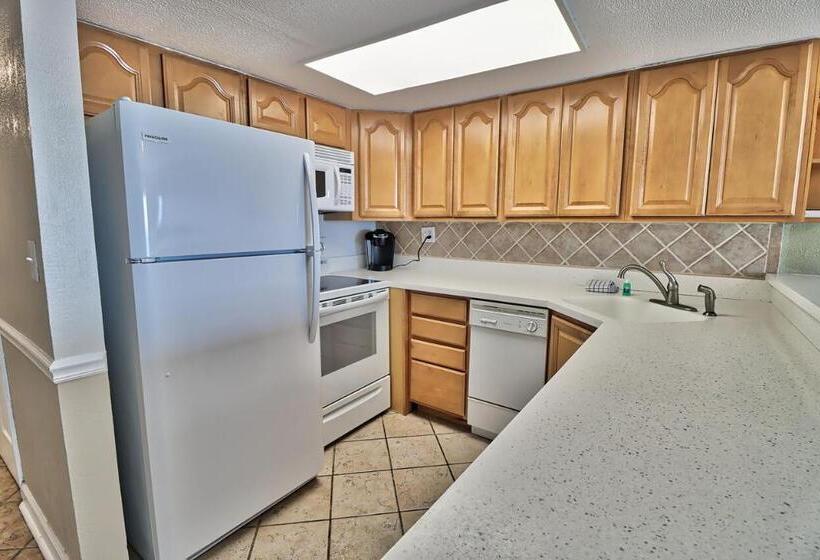 1 Bedroom Penthouse Apartment, Suites At The Beach