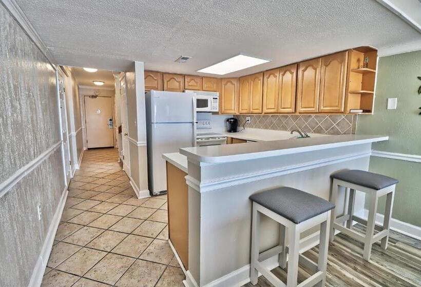 1 Bedroom Penthouse Apartment, Suites At The Beach