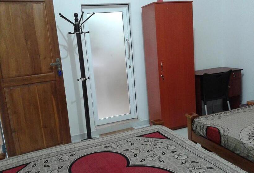 اتاق استاندارد سه تخته با چشم‌انداز باغ, Oudarya Guest