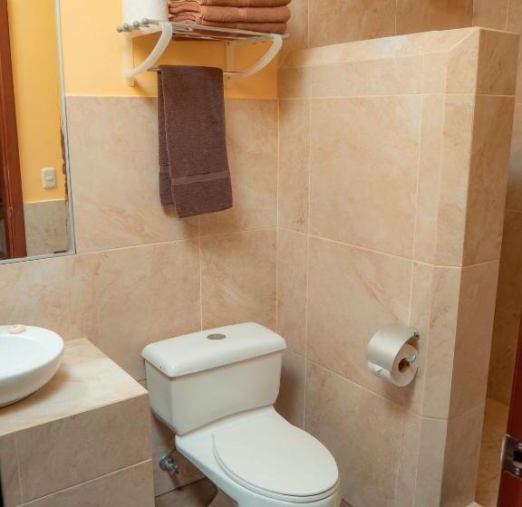 اتاق استاندارد سه نفره, Paradise Project Hostal