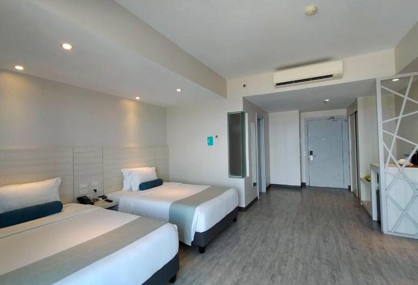 Номер Premium Вид на Бассейн, Solea Mactan Resort