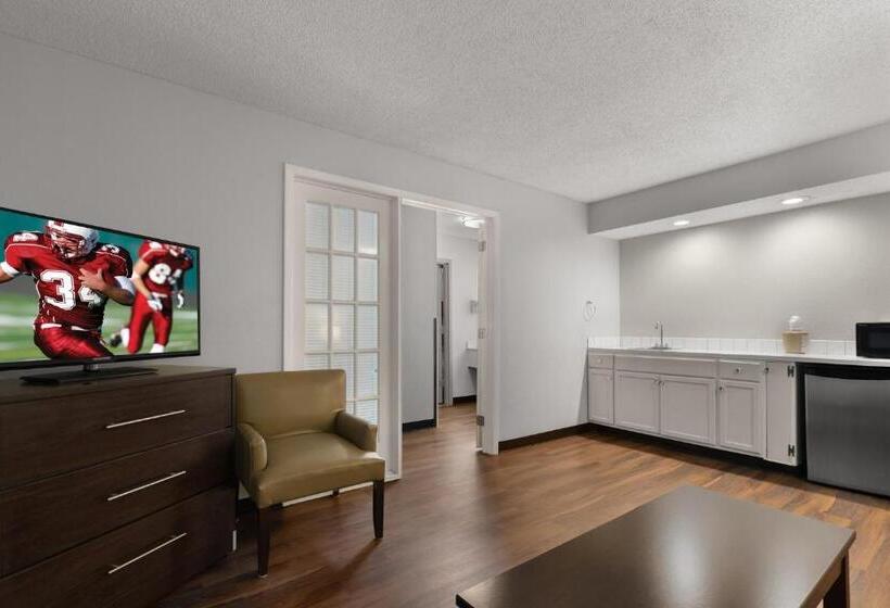 Люкс Кровать Кинг, Red Roof Inn & Suites Savannah Airport