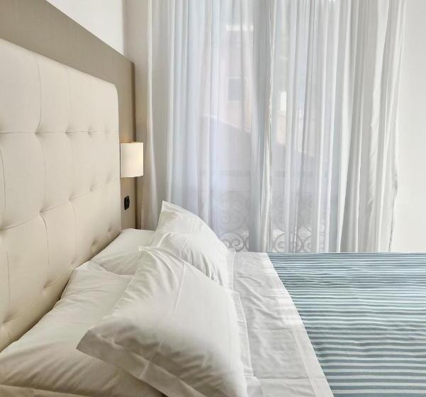 Номер Стандарт с Балконом, Albergo Degli Amici