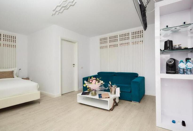 بانگلوی استاندارد, Lebada Luxury & Spa