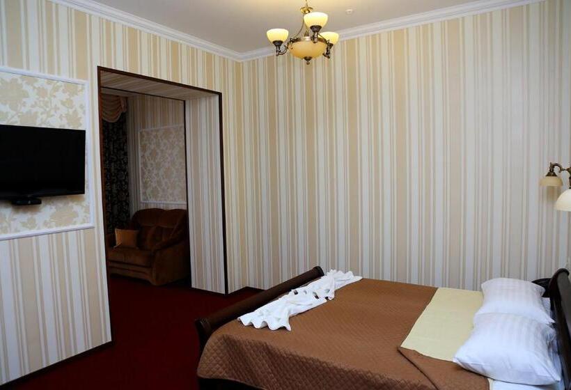 Полулюкс, Best Hotel And Restaurant Complex