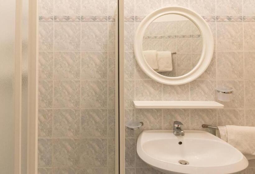 Triple Room Sea View, Majestic