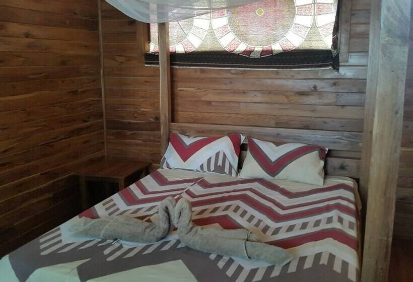 샬레, Pura Vida Lodge