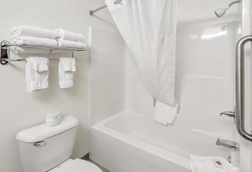 Люкс, Estherville Hotel & Suites
