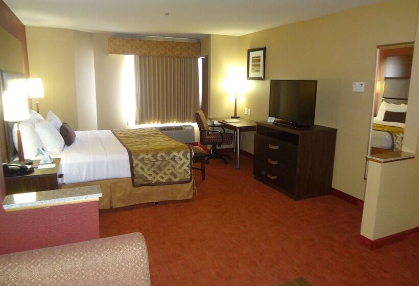 Люкс с гидромассажем, Best Western Plus Tulsa Woodland Hills Hotel And Suites