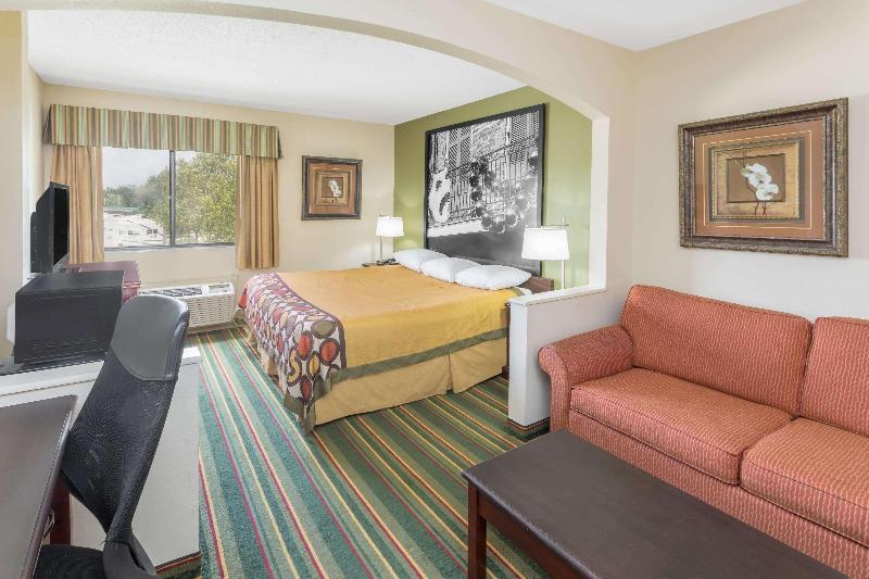 חדר סטנדרט עם מיטת קינג, Super 8 By Wyndham Duson Lafayette West Area