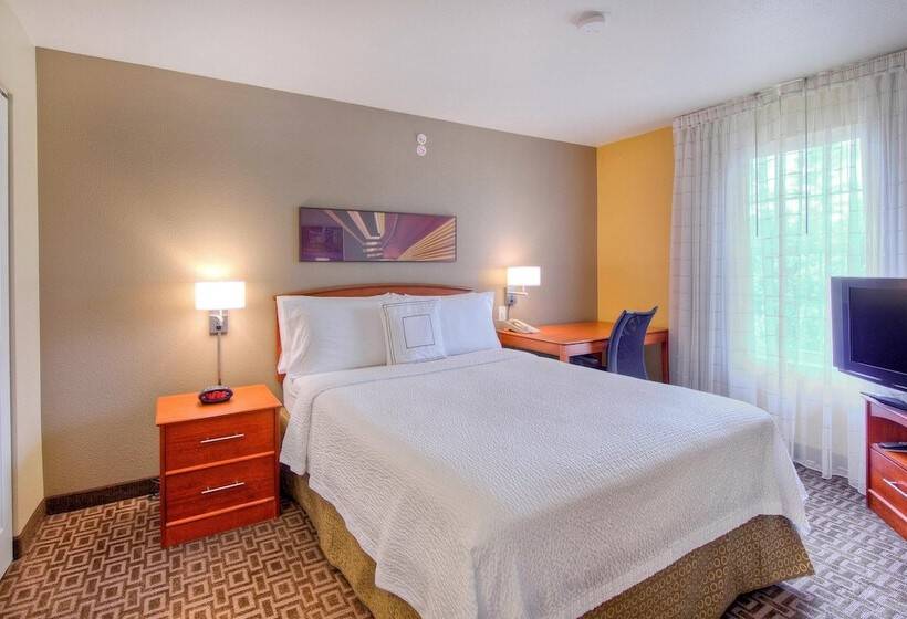 سوئیت 2 خوابه, Towneplace Suites Raleigh Cary/weston Parkway