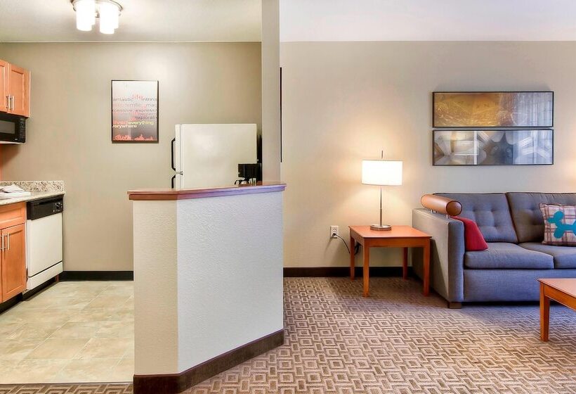 سوئیت 2 خوابه, Towneplace Suites Raleigh Cary/weston Parkway