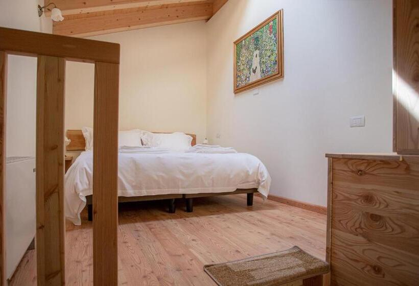 Номер Стандарт Вид на Сад, Foresteria Stazzona