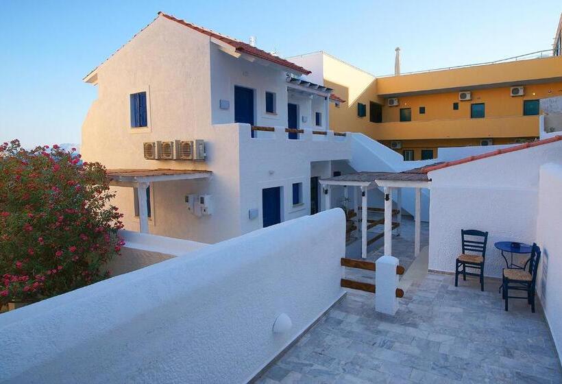 Номер Deluxe Вид на Море, La Playa Boutique Apartments