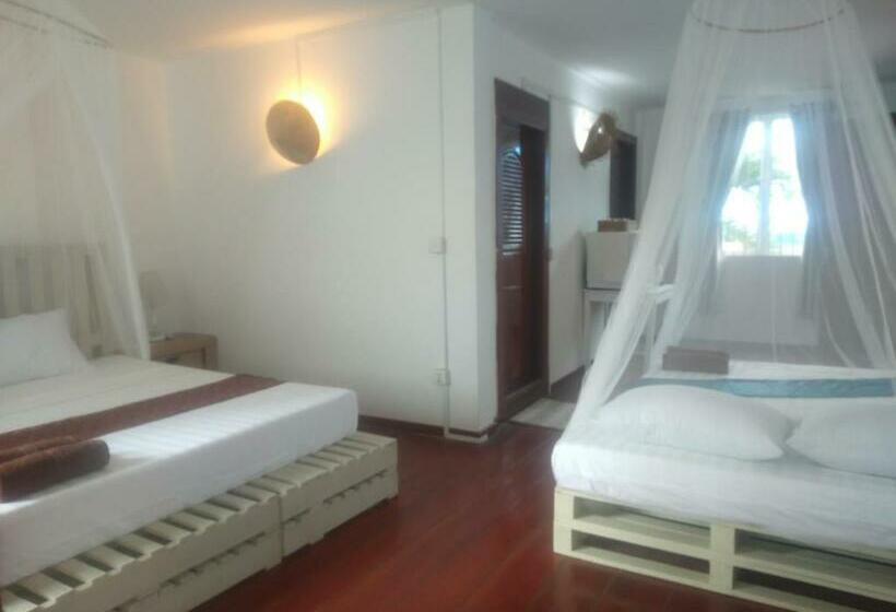 اتاق لوکس, Manoha Villa