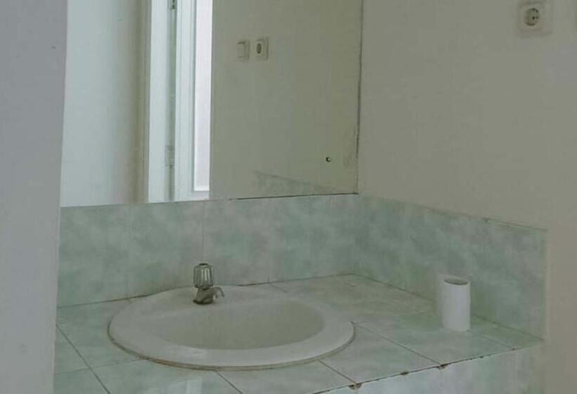 Camera Standard Singola Bagno Condiviso, Villa Lotus E06 Syariah Redpartner