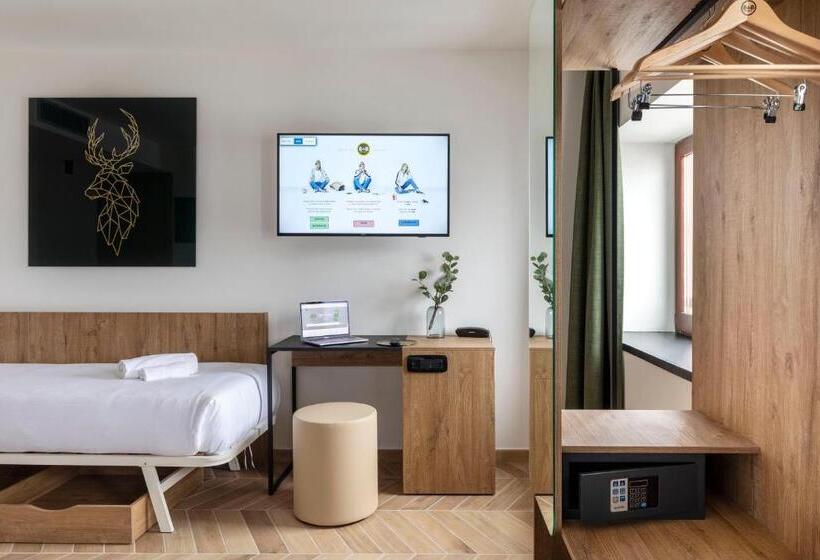 غرفة قياسية ثلاثية, B&b Hotel Passo Tre Croci Cortina