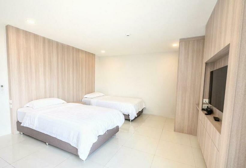 اتاق استاندارد با تخت بزرگ, Bear’s Den Hotel Pattaya