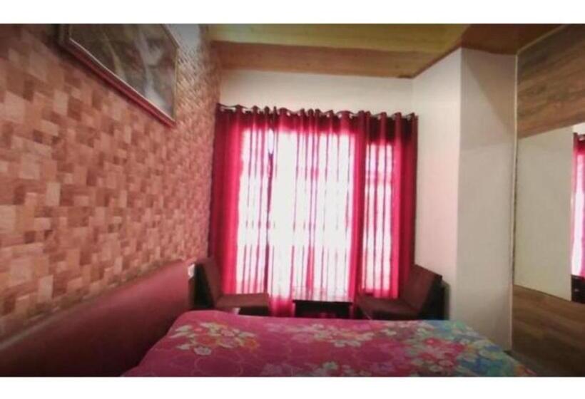 스탠다드 룸 킹사이즈 침대, Wonderful Stay At The Mall Road