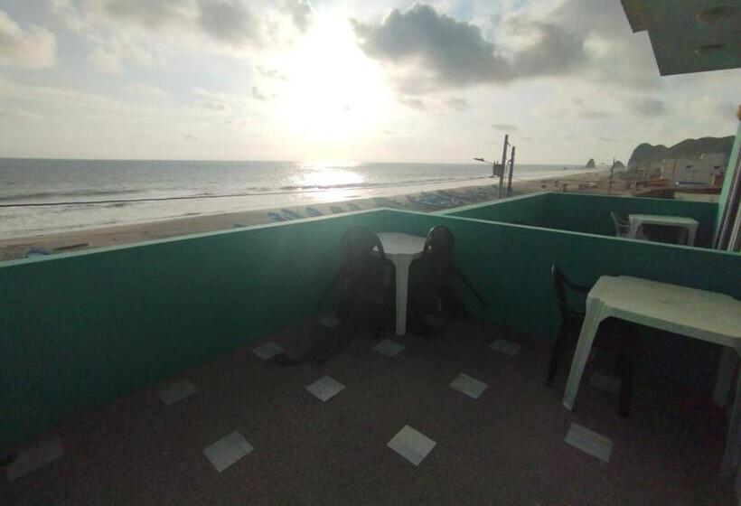 디럭스 룸, The Lookout Beach