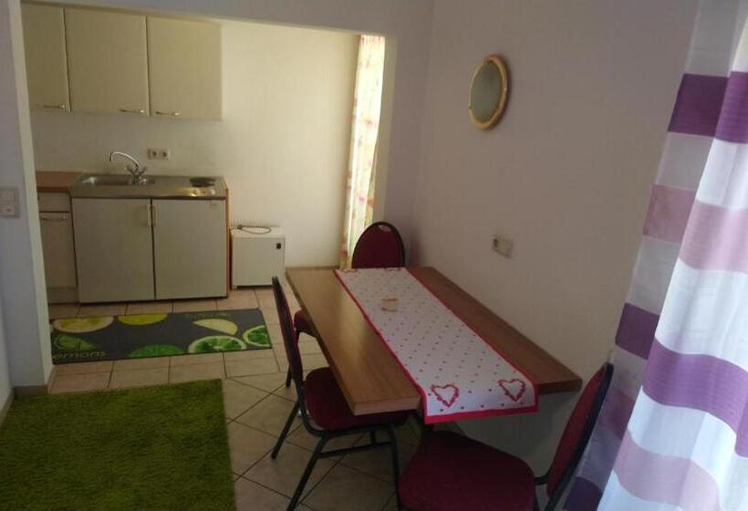 Апартаменты 1 Спальня с Видом, Gasthaus Krone