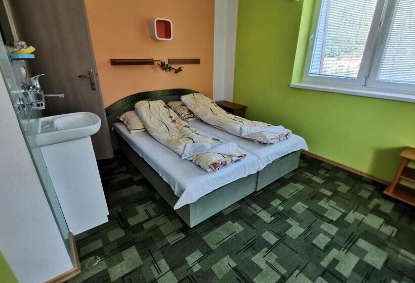 Номер Deluxe с Балконом, Prenájom V Súkromí Krompachy