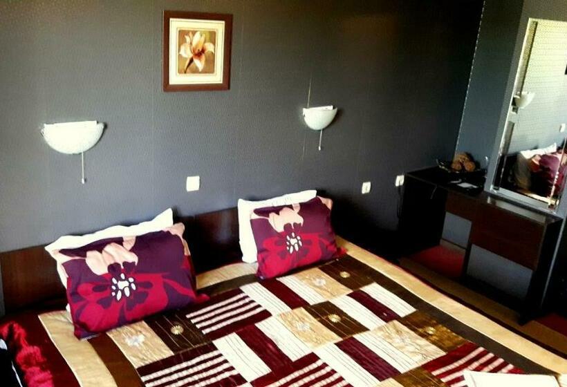 Номер Стандарт, Formula 1 Motel