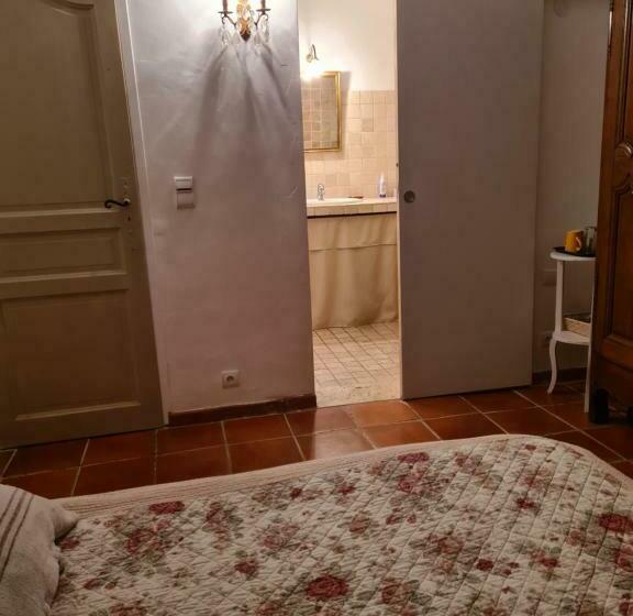 Quarto Estandar, Le Mas Des Pins