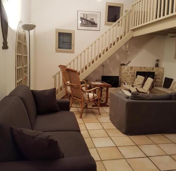家庭工作室, Le Mas Des Pins