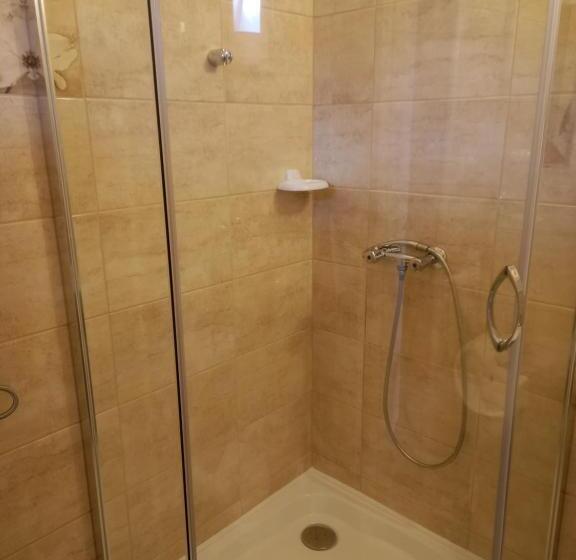 Номер Стандарт Трехместный, Napsugár Vendégház