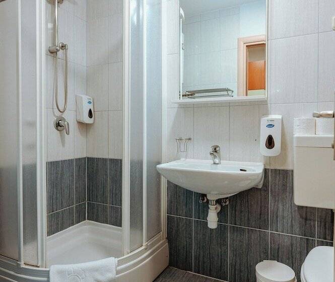 آپارتمان 1 خوابه با بالکن و چشم‌انداز دریا, Matilde Beach Resort